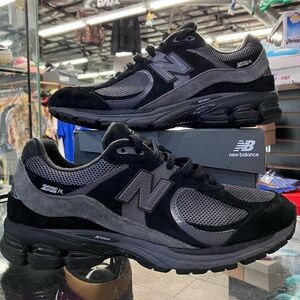New Balance 2002R Black Dark Grey Size 10.5